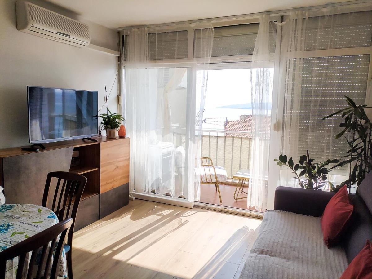 Novouredeni Stan S Balkonom I Pogledom Na More Senj  Bagian luar foto