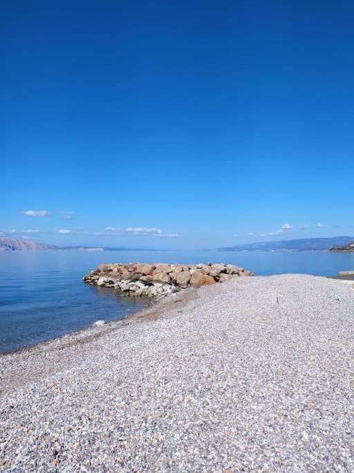 Novouredeni Stan S Balkonom I Pogledom Na More Senj  Bagian luar foto