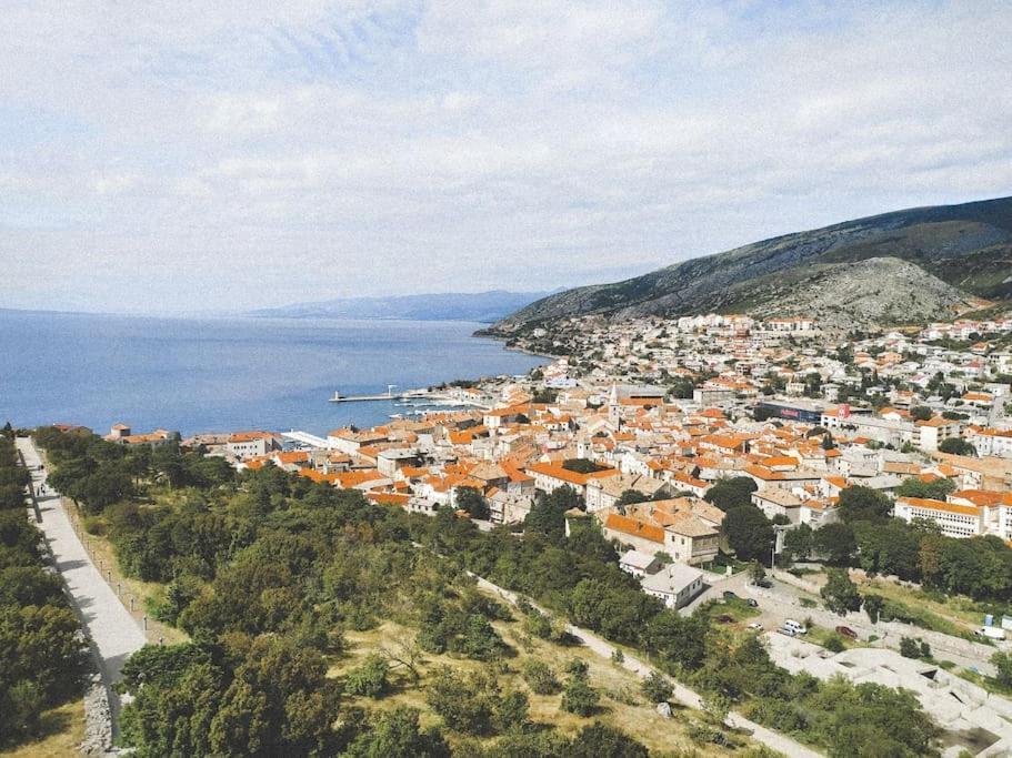 Novouredeni Stan S Balkonom I Pogledom Na More Senj  Bagian luar foto