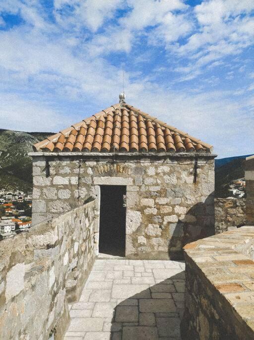 Novouredeni Stan S Balkonom I Pogledom Na More Senj  Bagian luar foto