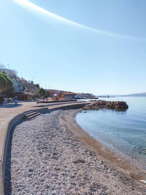 Novouredeni Stan S Balkonom I Pogledom Na More Senj  Bagian luar foto